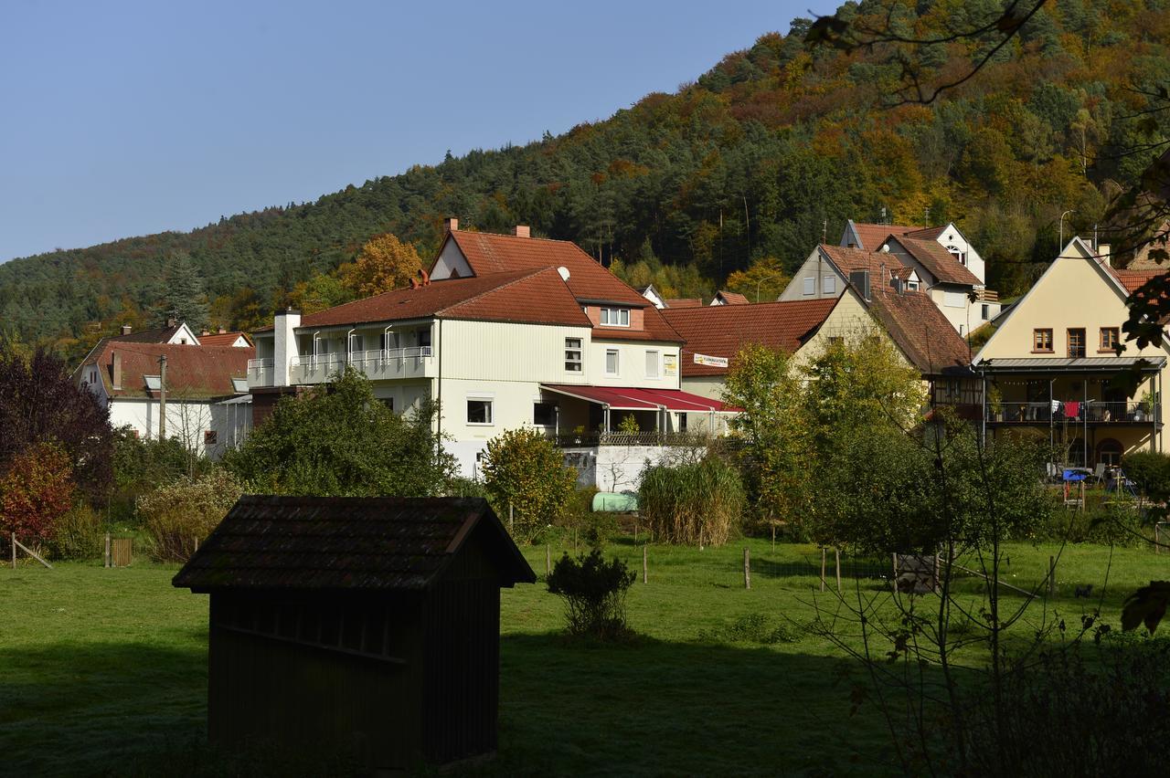 佐维根布克酒店 Bruchweiler-Bärenbach 外观 照片
